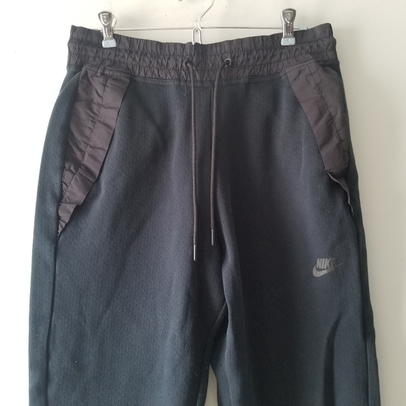 Nike Black Tech Fleece Cropped Sneaker Pants Medium - Picture 5 of 9